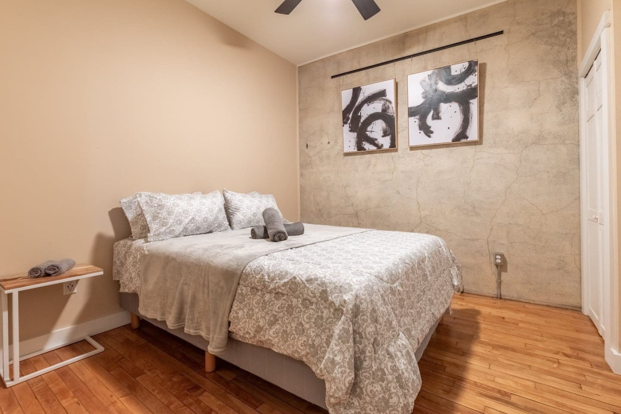 Chic Downtown Retreat | Rooftop Oasis - Bangor