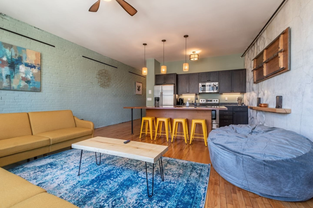 Chic Downtown Retreat | Rooftop Oasis - Bangor