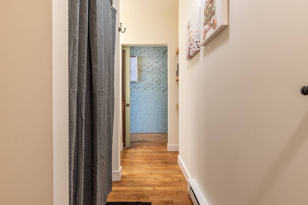 Chic Downtown Retreat | Rooftop Oasis - Bangor