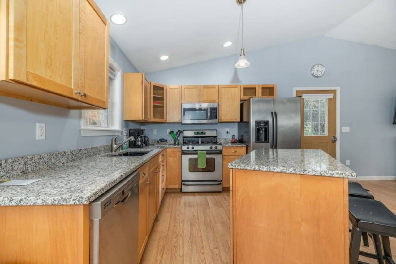 Unwind at Davis Pond | Family-friendly | Sleeps 6 - Holden