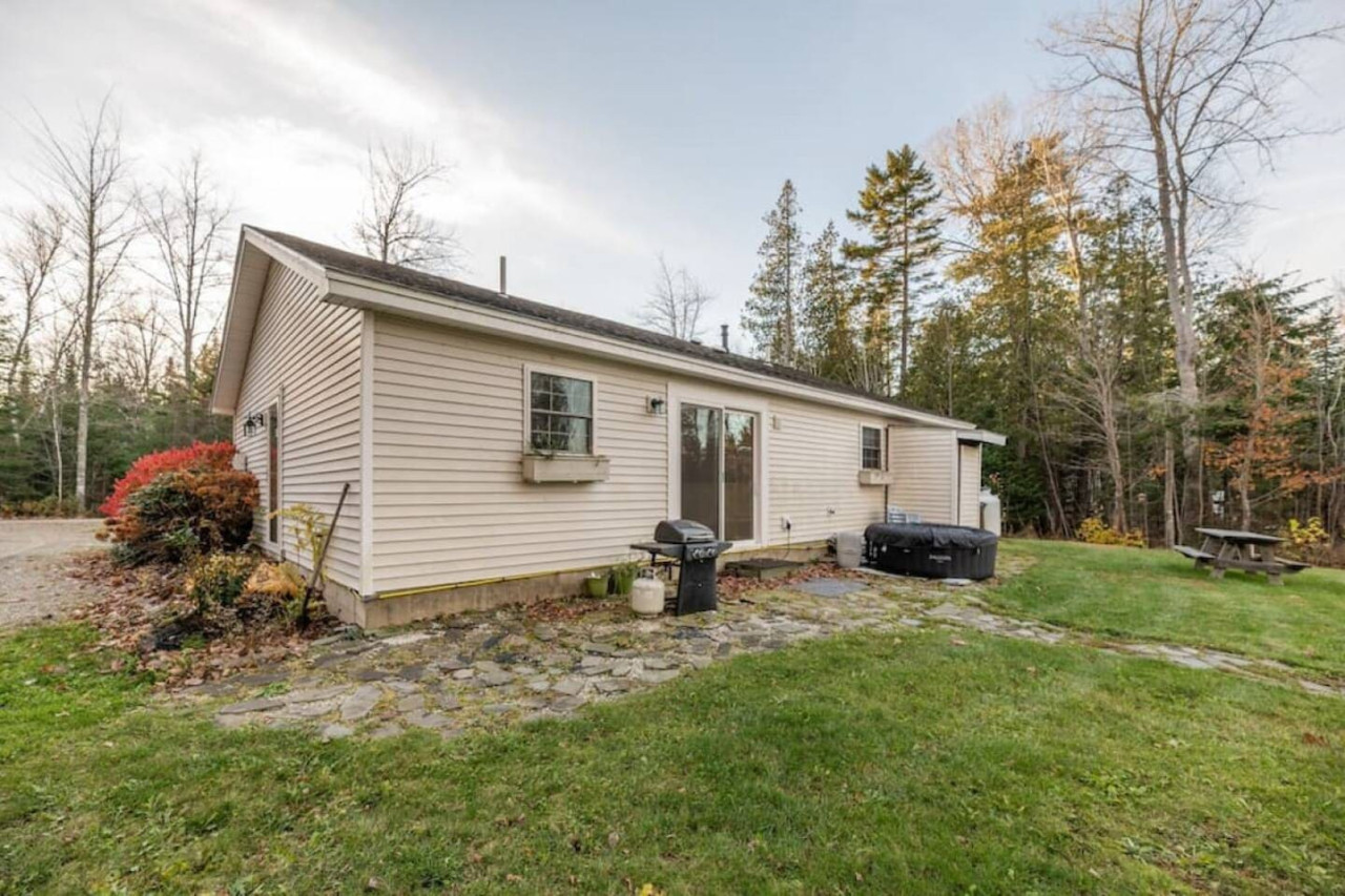 Unwind at Davis Pond | Family-friendly | Sleeps 6 - Holden