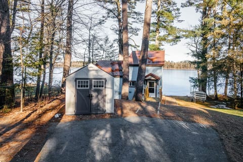 Charming Cabin Getaway: Sunrise and Sunset Views