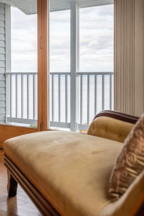 Sebago Lake Retreat | Sleeps 10 | Lakefront Views