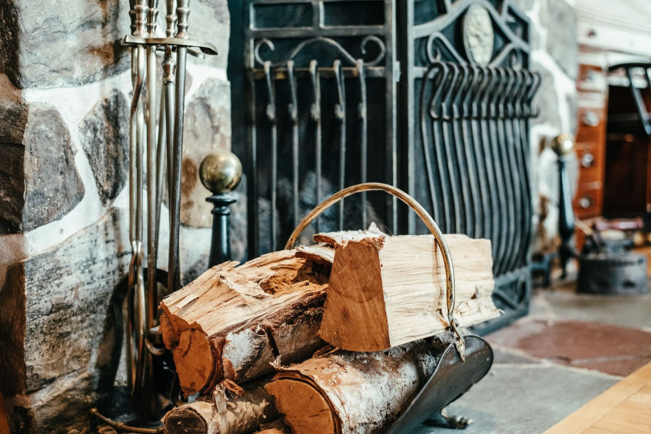 sebago-lake-retreat-or-sleeps-10-or-lakefront-views/