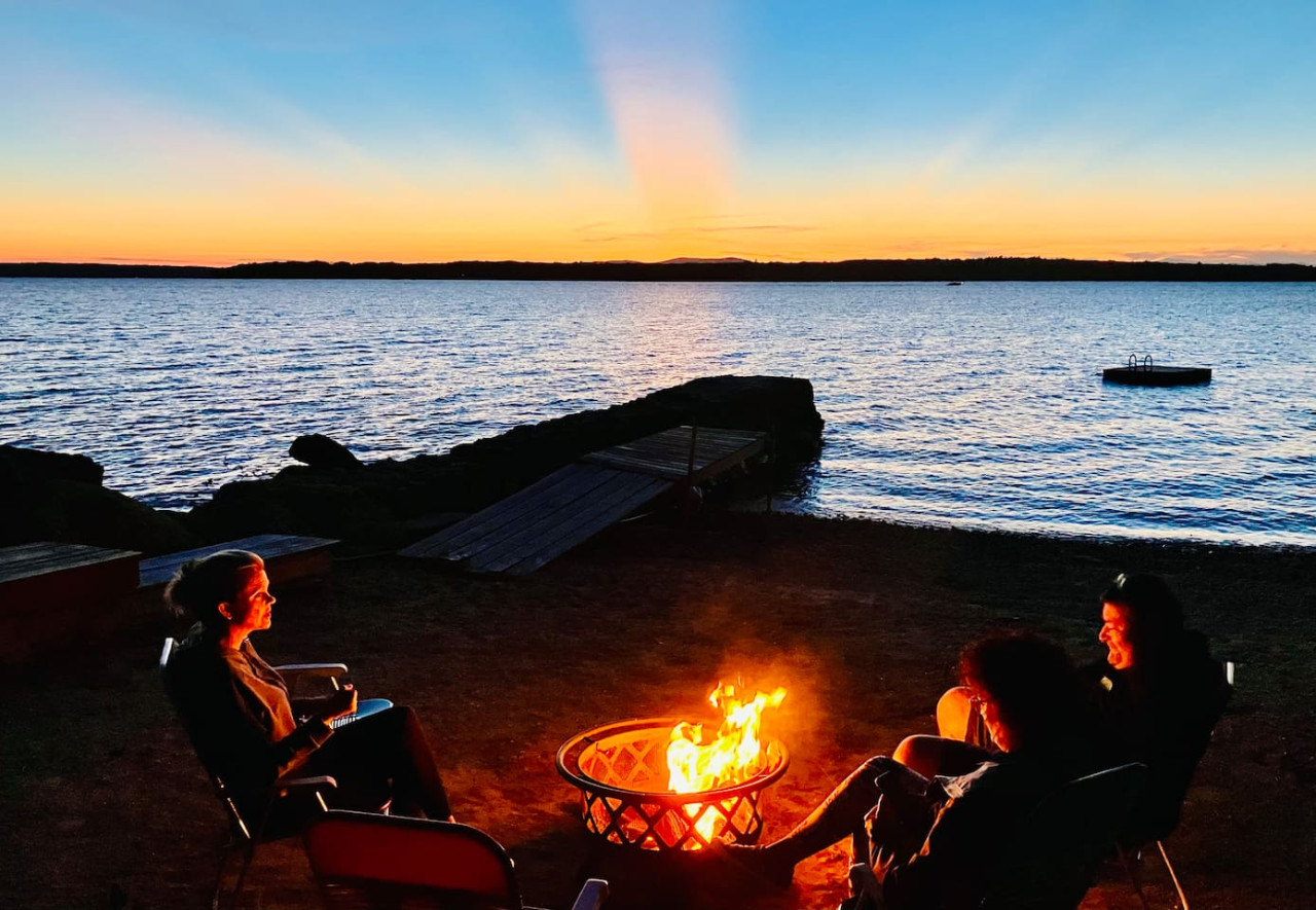 the-pilot-and-plover-lakeside-retreat/