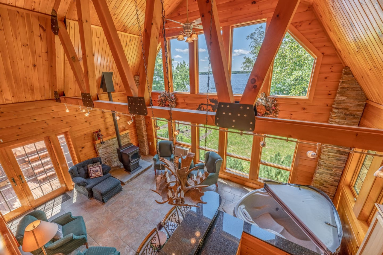 Modern Lakefront Cabin | Hot Tub | Stunning Views