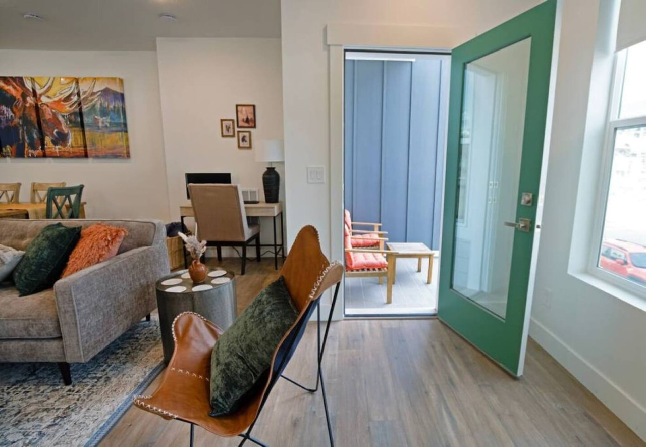 modern-3br-ski-retreat-or-mountain-views-and-garage/