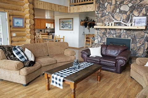 Blue Mountain Ranch: 7 Bedrooms, Sleeps 20