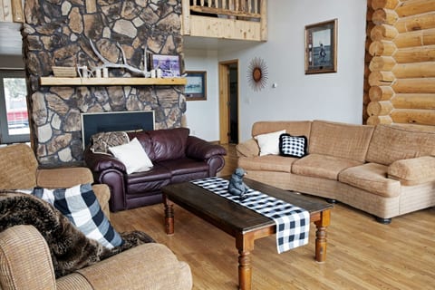 Blue Mountain Ranch: 7 Bedrooms, Sleeps 20