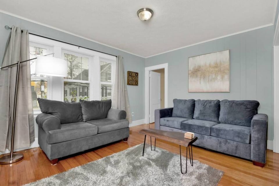 Convenient Saco Apartment: King Bed & Free Parking - Saco
