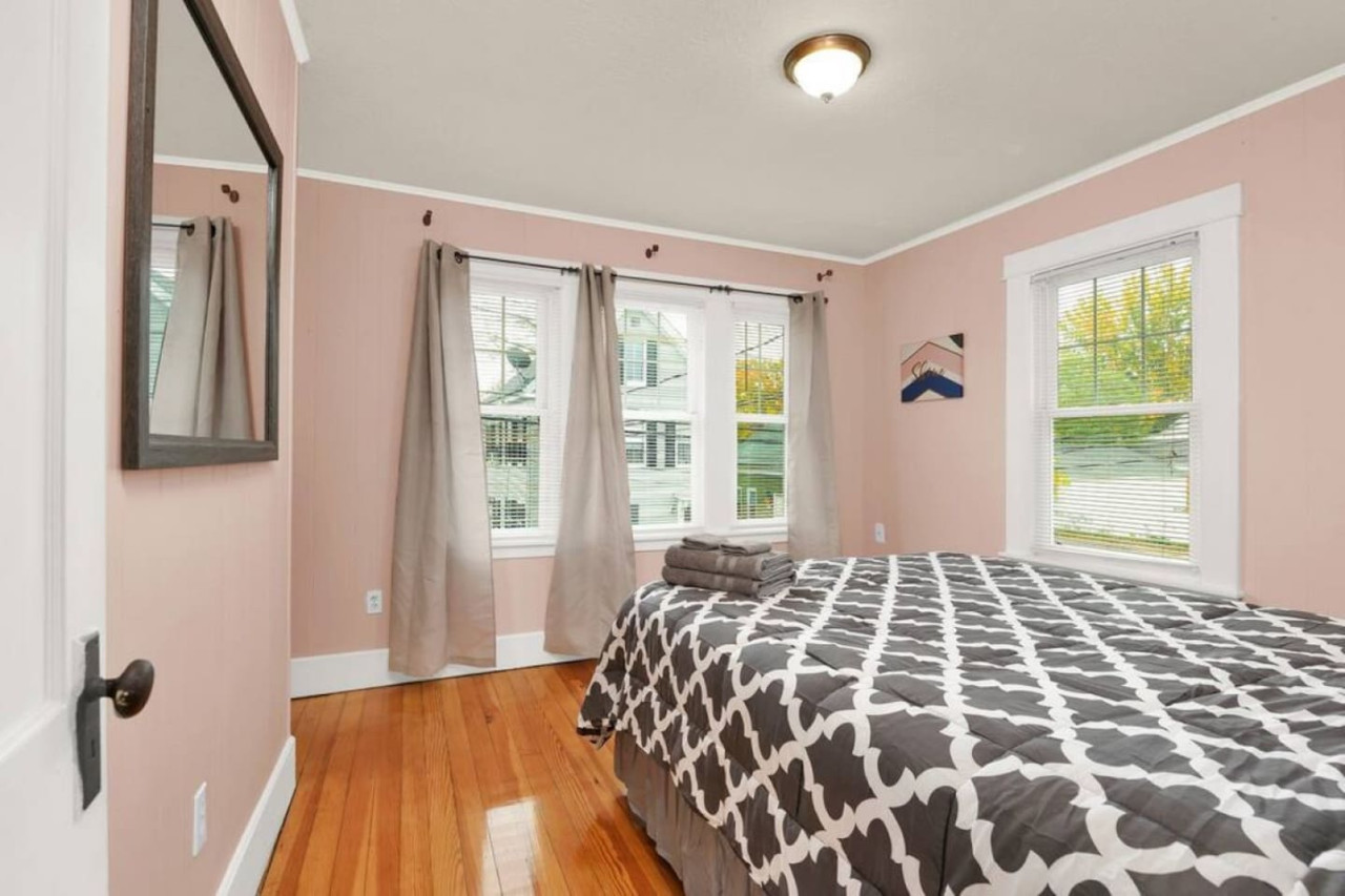 convenient-saco-apartment:-king-bed-and-free-parking/