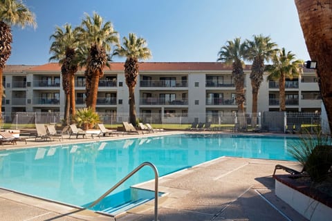 Las Palmas Resort: 3 BR, Hot tub, Pool, Parking