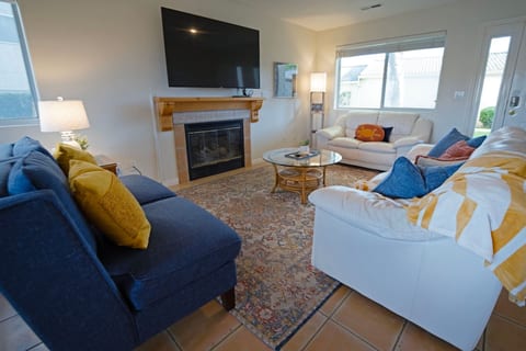 Las Palmas Resort: 3 BR, Hot tub, Pool, Parking