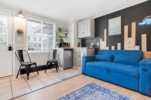 Chic Beach Getaway Motel in Old Orchard