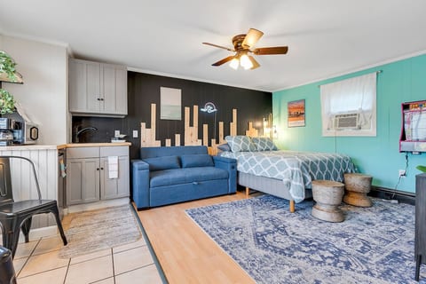 Chic Beach Getaway Motel in Old Orchard