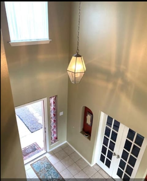 Charming 4-BR Home for Rent!