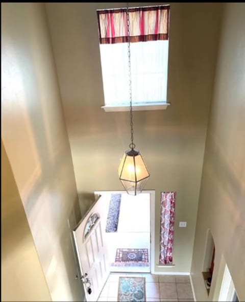 Charming 4-BR Home for Rent!