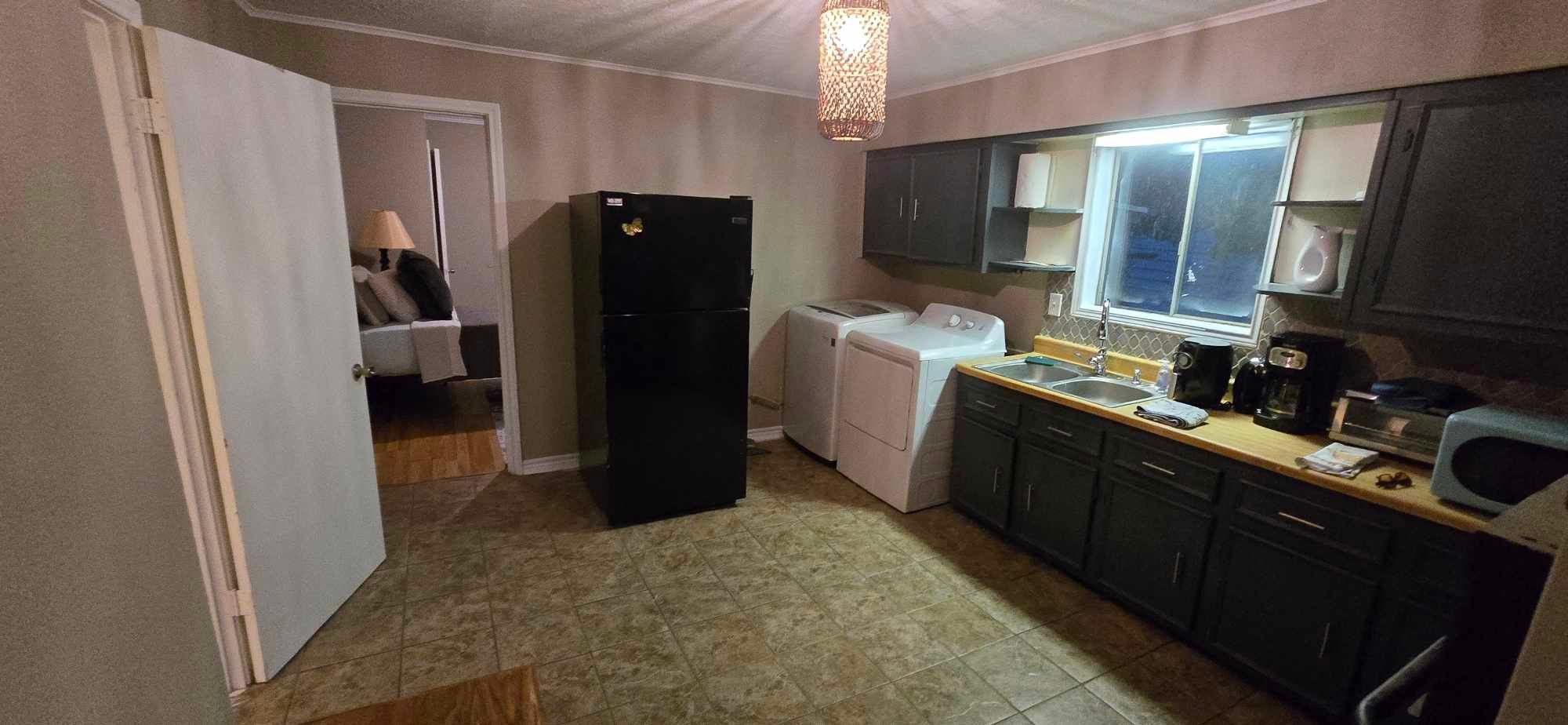 4-bedroom-retreat-w-modern-comforts-local-charm/