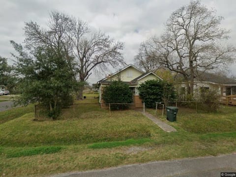 4-Bedroom Retreat w/Modern Comforts & Local Charm