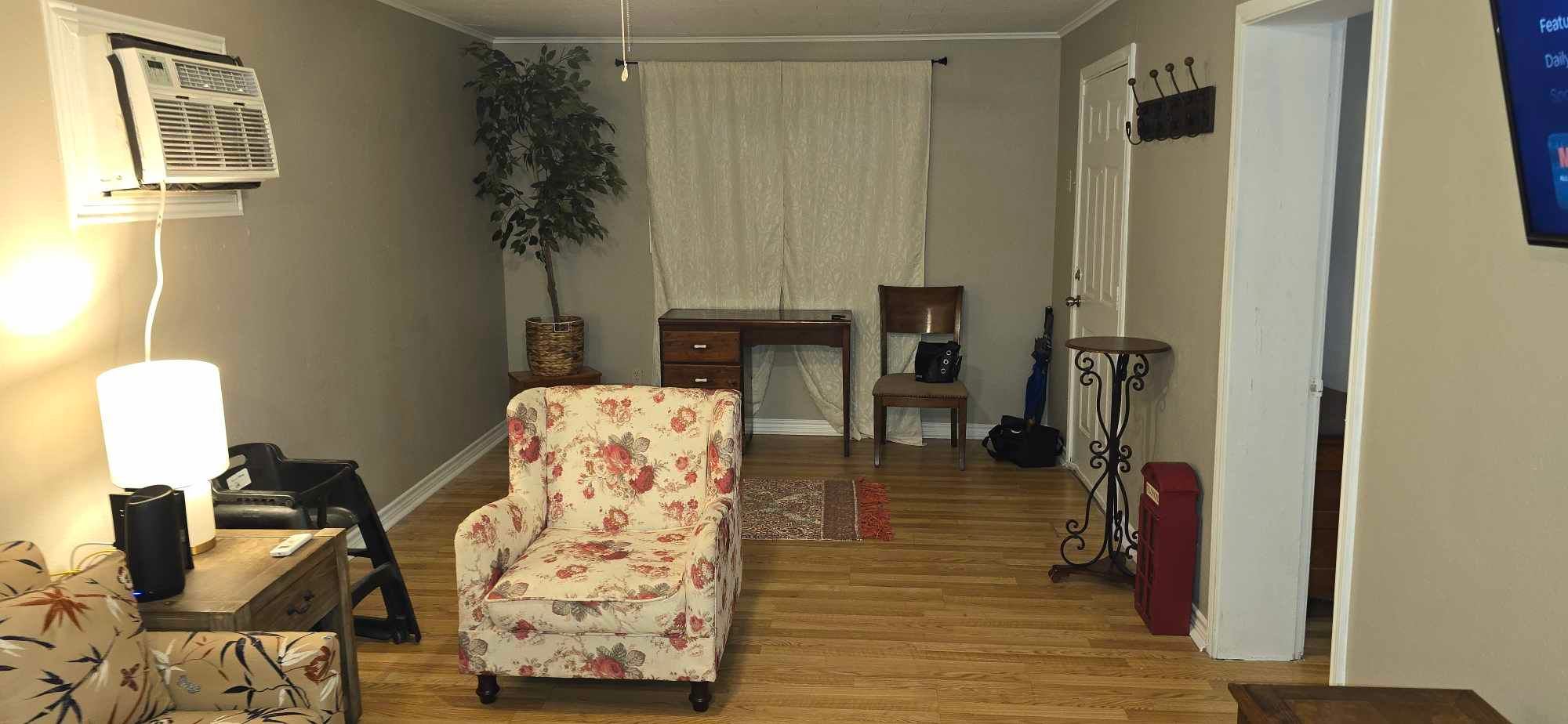 4-bedroom-retreat-w-modern-comforts-local-charm/