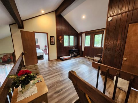 Poconos Cabin with EV Charger