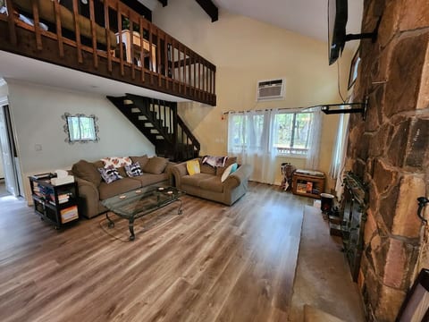 Poconos Cabin with EV Charger
