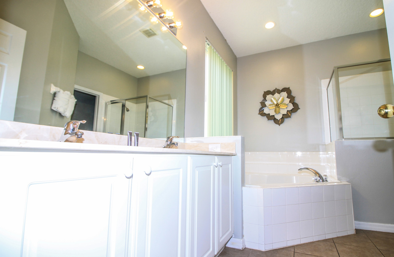 disney-dream:-8-bdr-themed-rooms-pool-and-games/