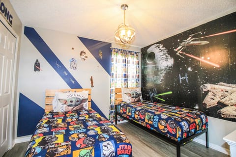 Disney Dream: 8 bdr- Themed Rooms, Pool & Games