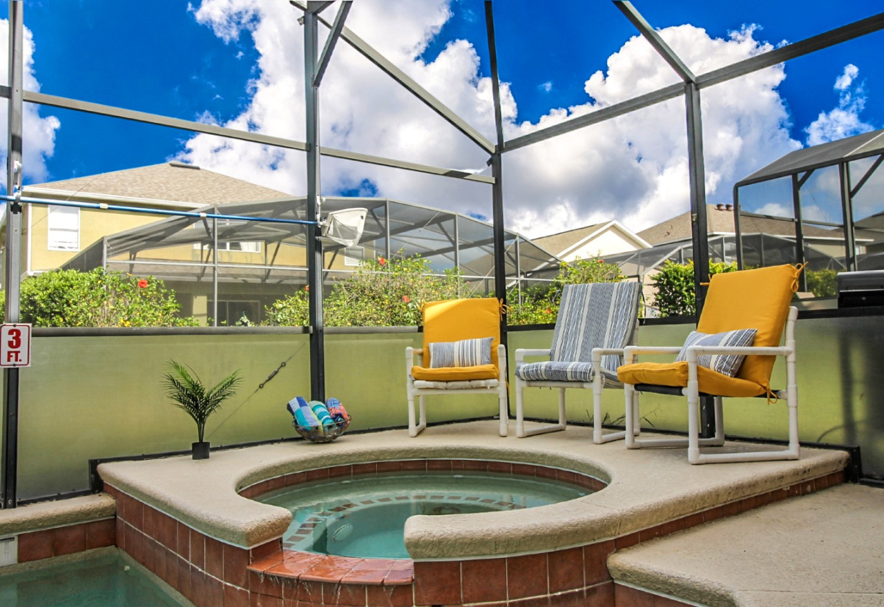 disney-dream:-8-bdr-themed-rooms-pool-and-games/