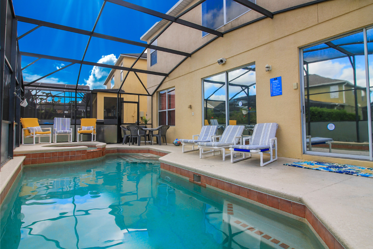 disney-dream:-8-bdr-themed-rooms-pool-and-games/