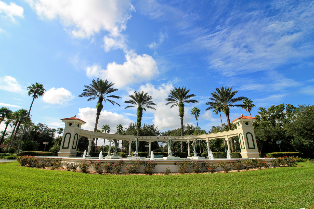 disney-dream:-8-bdr-themed-rooms-pool-and-games/