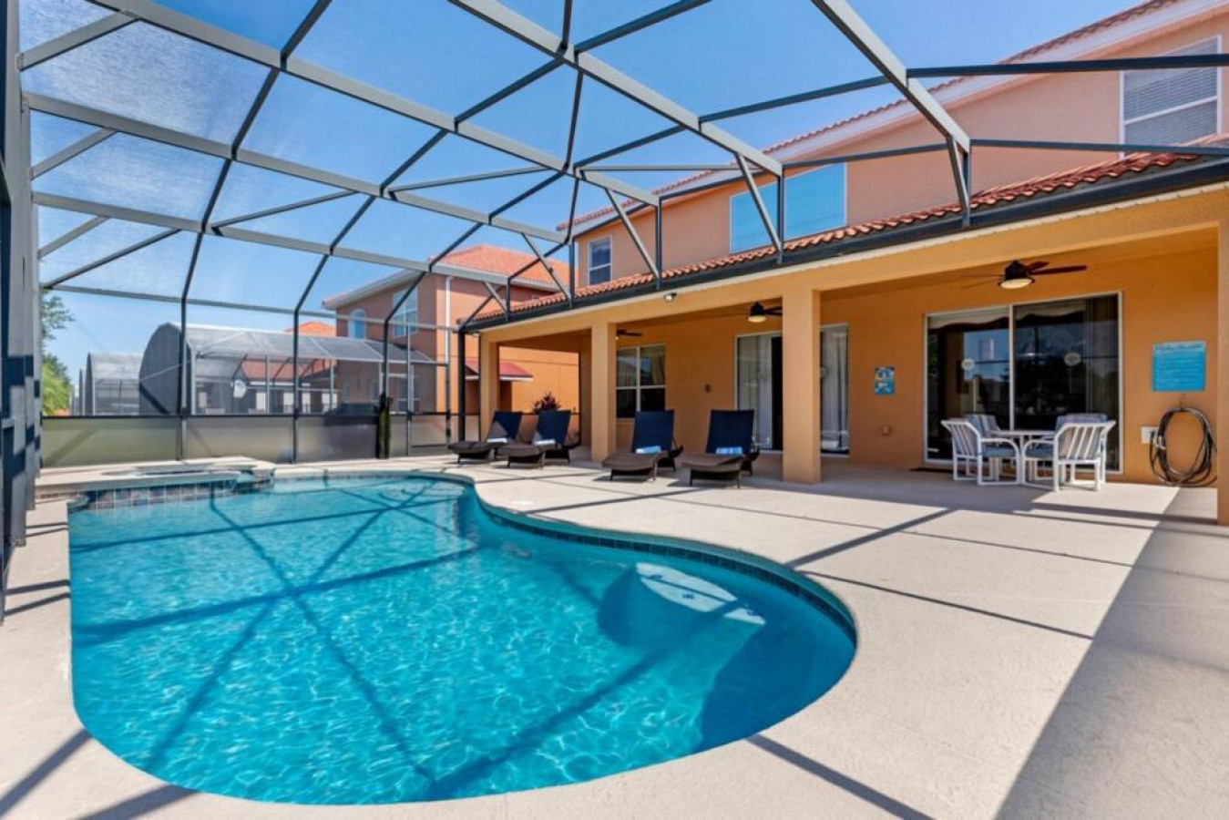 Spacious Family Villa: 6 Bdr Large Pool, Spa & Resort Amenities!