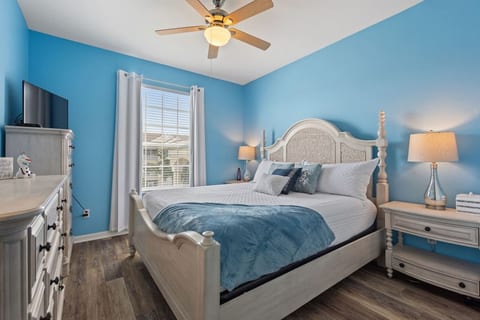Resort Living |Cozy, Private Stay- Prime Location!