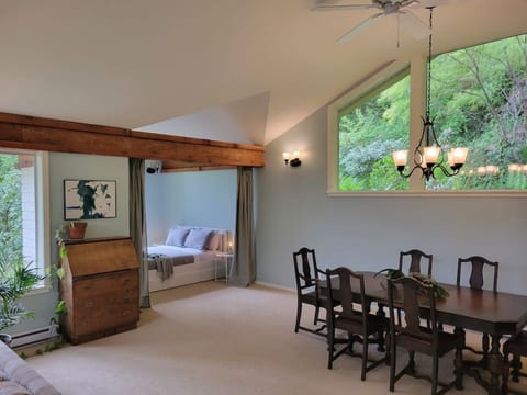 Rainforest Retreat · Relaxing 1 bdr + den rainforest retreat with patio