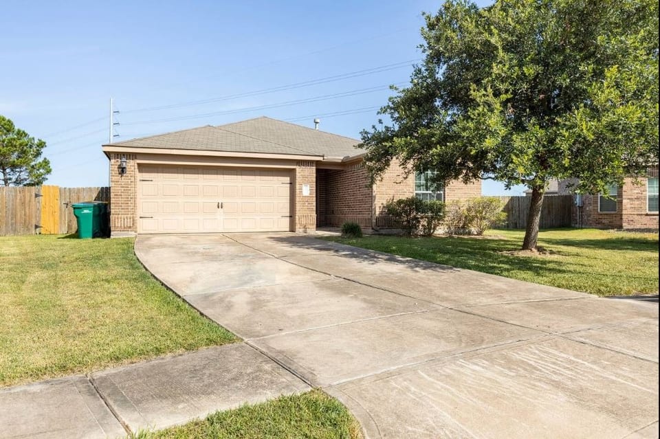 4BR Near Galveston, Kemah NASA, Recently Rehabbed - La Marque