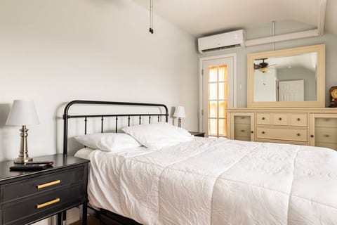 Historic Condo Near Antietam and Whitetail Ski