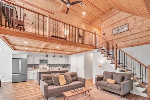 Scenic Mountain Retreat Pool Hot Tub Game Room