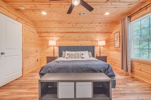 Scenic Mountain Retreat Pool Hot Tub Game Room