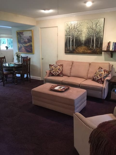 BJ's Nest Vacation Rental (VR09-0038)