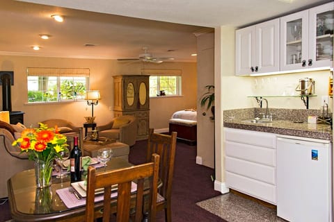 BJ's Nest Vacation Rental (VR09-0038)