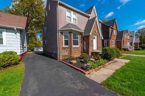 Hideaway in the Heights!