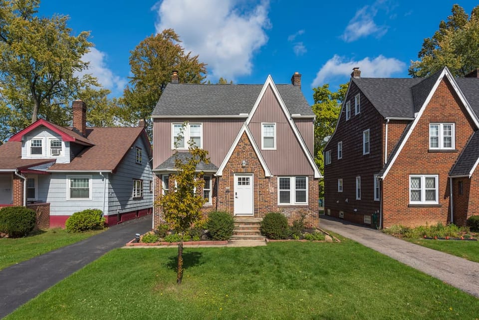 Hideaway in the Heights! - Cleveland Heights