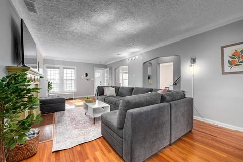 Hideaway in the Heights!