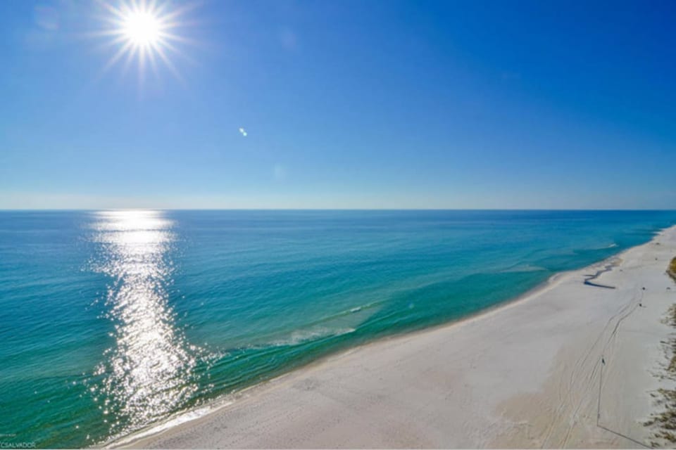 Great location! Across from the beach and close to restaurants, shopping and Pier Park