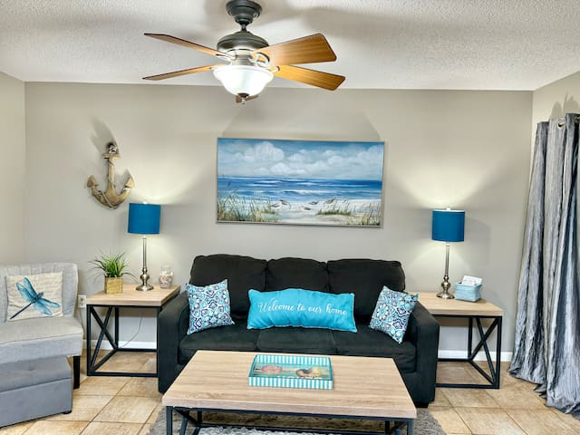 seconds-to-beach-pool-near-pier-park/