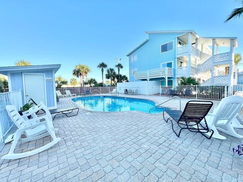 Gulf Views, Pool, Near Pier Park, Walk to beach image 5