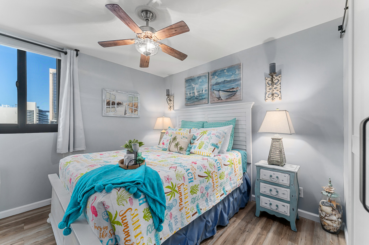 newly-renovated-resort-beachfront-condo!-free-beach-chairs-and-umbrella-service!/