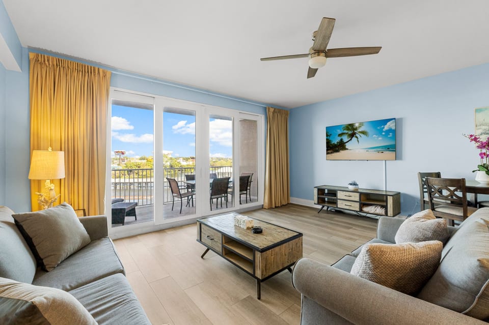 Resort Condo with 5 Pools & Beach Access - Panama City Beach