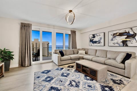 Spectacular 1BD Condo! Amazing Gulf Views! Free Beach Chairs!