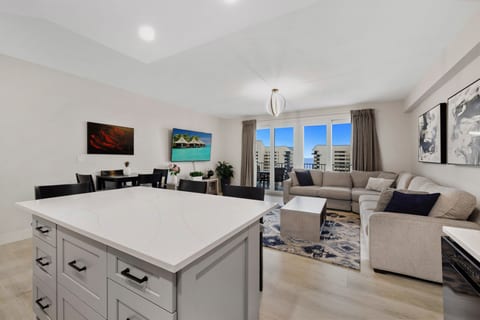 Spectacular 1BD Condo! Amazing Gulf Views! Free Beach Chairs!